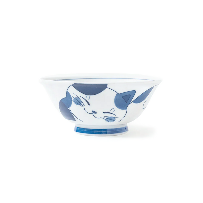 A studio photo of the Daitoua Neko Chigura Mike Japanese ramen bowl, showing the blue and white calico cat illustration on the side.