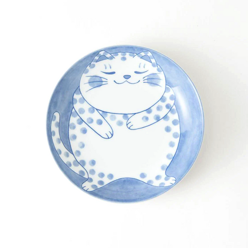 Daitoua Neko Chigura Buchi Porcelain Dinner Plate (20cm) featuring a blue and white illustration of a resting spotted cat.