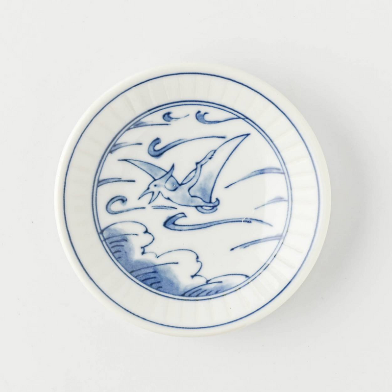 Top-down view of the 9cm Edokko Dinosaur Hiyakuryu mini plate, featuring a classic blue sometsuke design of a pterosaur and waves.