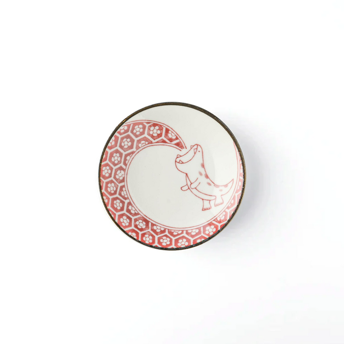 A red-patterned mini plate with a charming dinosaur illustration, featuring a playful design against a traditional motif backdrop.







