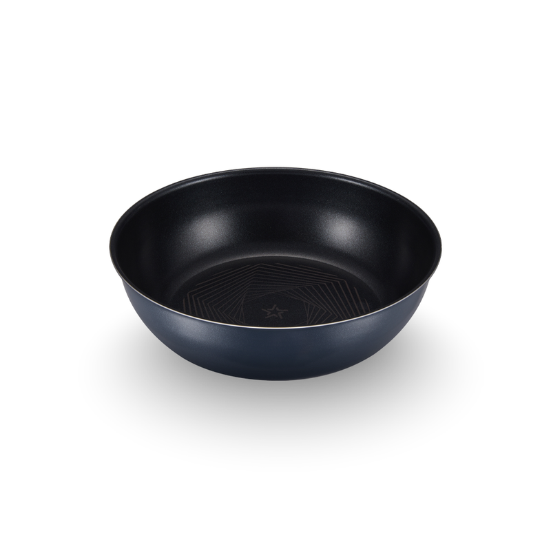 A single Happycall Freehands Spica frying pan, showcasing its non-stick surface and sleek design.