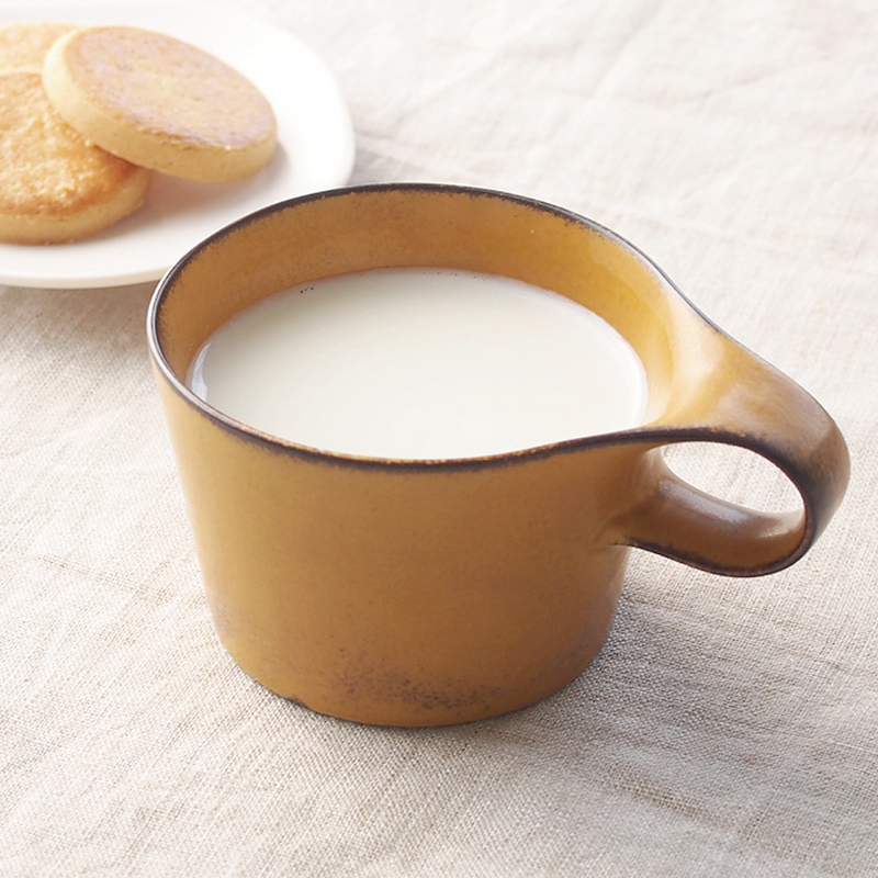 Miyama Metaphys Stamug in mustard colour.