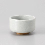 Shiro Kannyu 450ml matcha bowl in grey-white crackle glaze with an unglazed foot