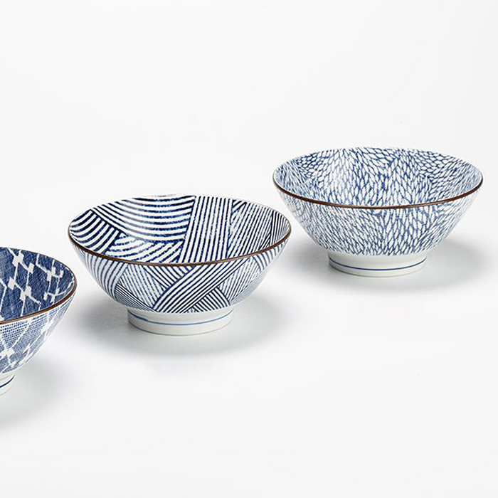 Three Showa Seito Shimakoushi Japanese Soba Bowls, each 18cm in diameter, with one showcasing a blue and white gradient pattern and the other displaying a linear striped design, both placed against a white background.
