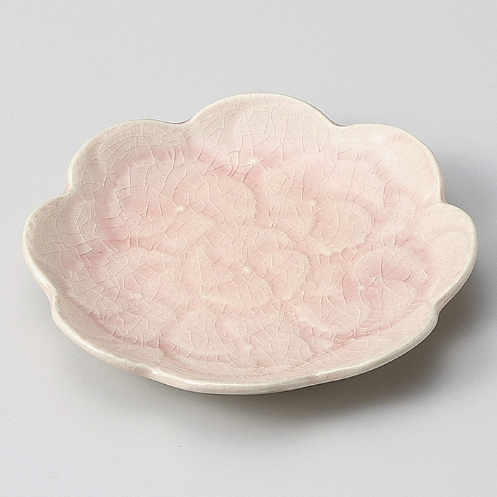 12cm side plate in a soft pink shade with intricate petal patterns, echoing the beauty of hydrangea flowers.