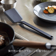 Yamazaki Tower Series Silicone Turner 4