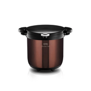 A product image of the 4.5-litre Thermos Shuttle Chef thermal cooker in a metallic brown finish with a black lid.

