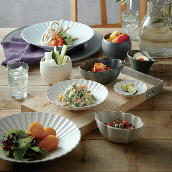 Aito Seto Yaki Hana 4-Piece Dinnerware Beige & White Set - Made in Japan