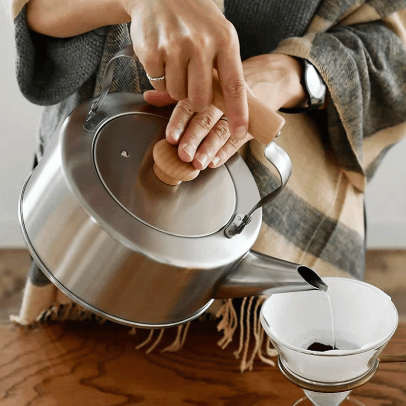 Freiz Chitose Stainless Steel Kettle 1.8L: In a kitchen