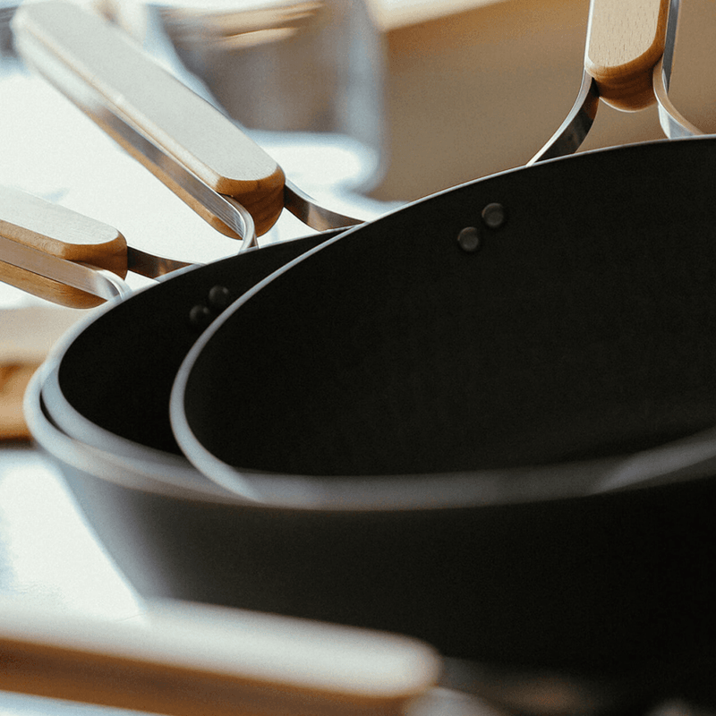 Freiz Enzo Carbon Steel Induction Wok - 28cm: close shot of handle connection part