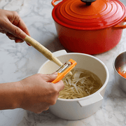 Marna Self-Standing Peeler: Easy to use