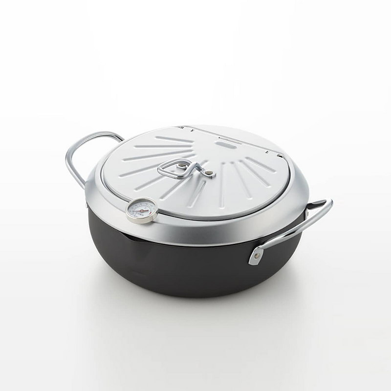 The Yoshikawa carbon steel deep fryer shown with its multi-functional lid fully closed for storage.
