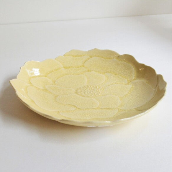 Aito Seto Yaki Blossom Glazed Dinner Plate (22cm) - Glossy Ivory: Made in Japan