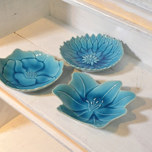 Aito Seto Yaki Dahlia Glazed Dessert Plate (15cm) - Glossy Blue. Various shapes.