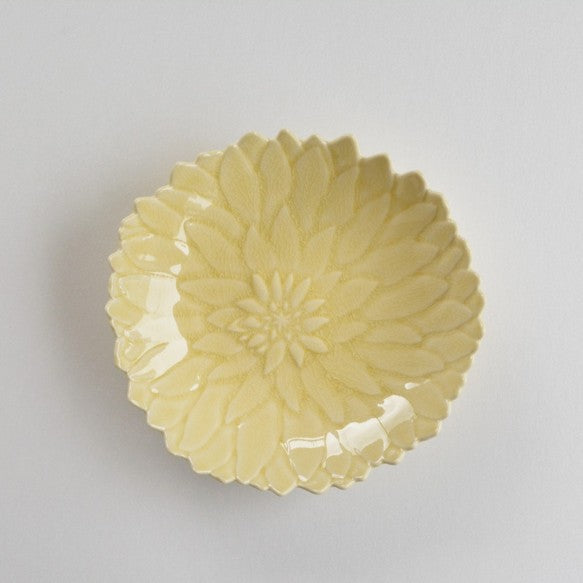 Aito Seto Yaki Dahlia Glazed Dessert Plate (15cm) - Glossy Ivory: handcrafted