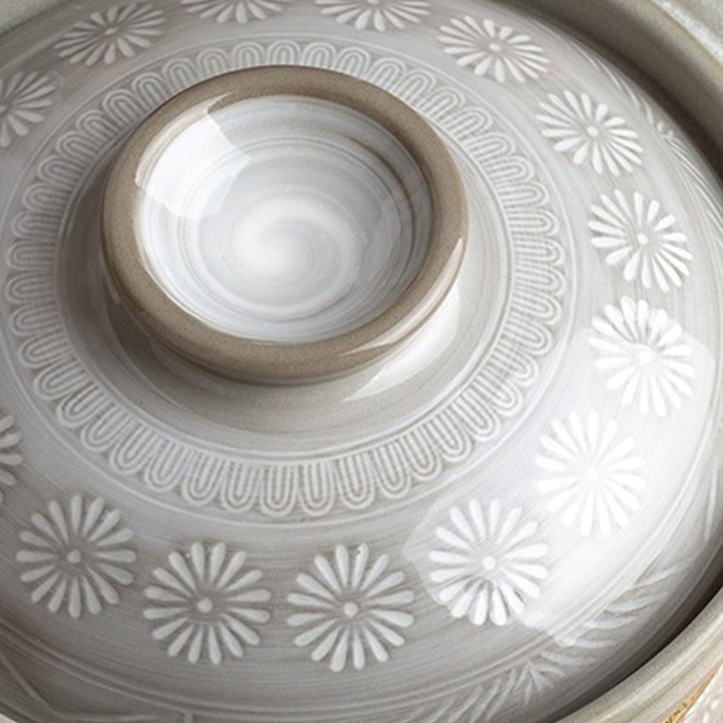 Ginpo Hana Mishima Donabe Deep Japanese Clay Pot 18cm (Size 6) - Made in Japan. Lid details.