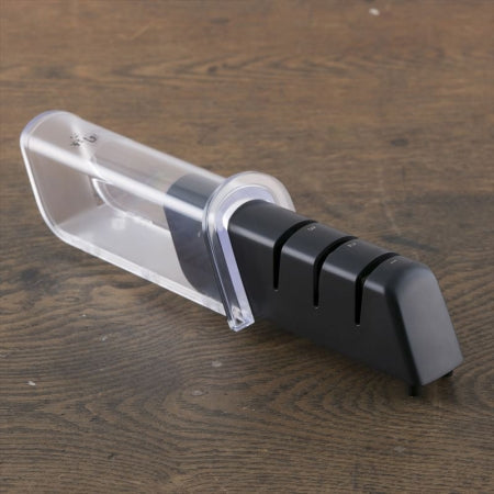 Kai Seki Magoroku Diamond and Ceramic Sharpener: ceramic sharpener with transparent cover