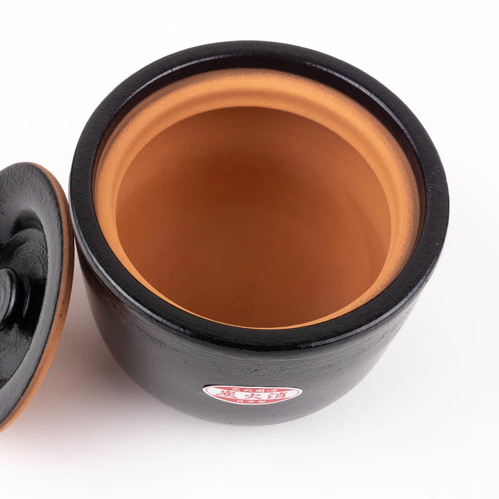Taiki Charcoal Extinguishing Donabe Pot for Konro Grill: Inside the pot
