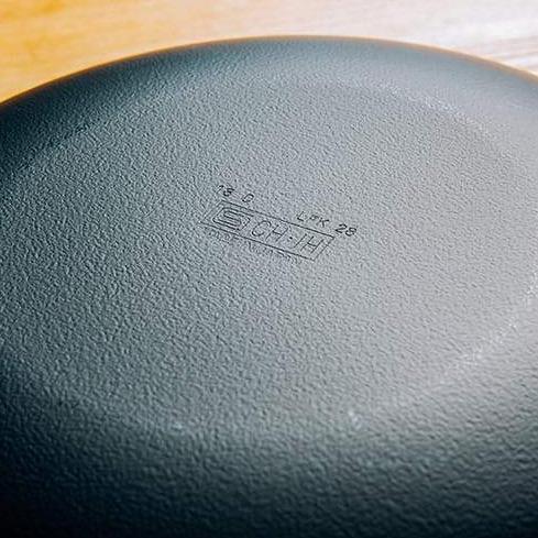 Takumi Carbon Steel Frypan 26cm - Made in Japan: Bottom details
