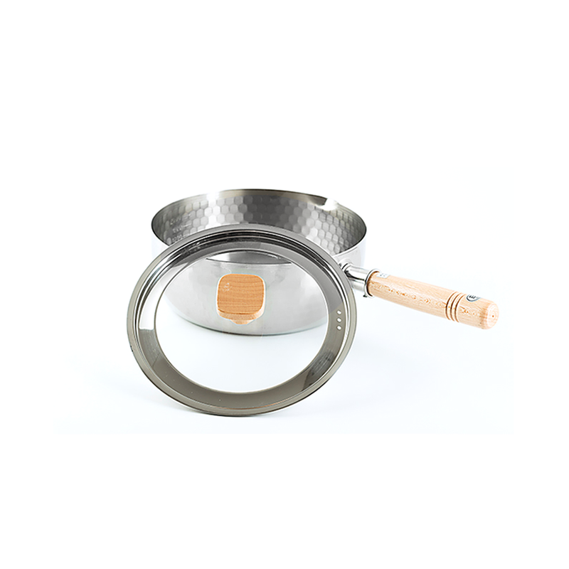 A product image of the Yoshikawa Yukihira 18cm saucepan shown with the optional Aiko glass lid.

